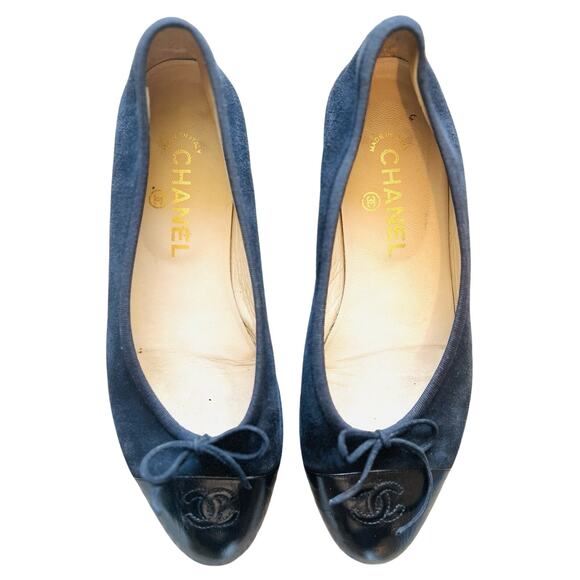 Women’s Chanel Blue Suede/Black Leather Ballet Flats size 40 - 100% Authentic - Picture 1 of 16